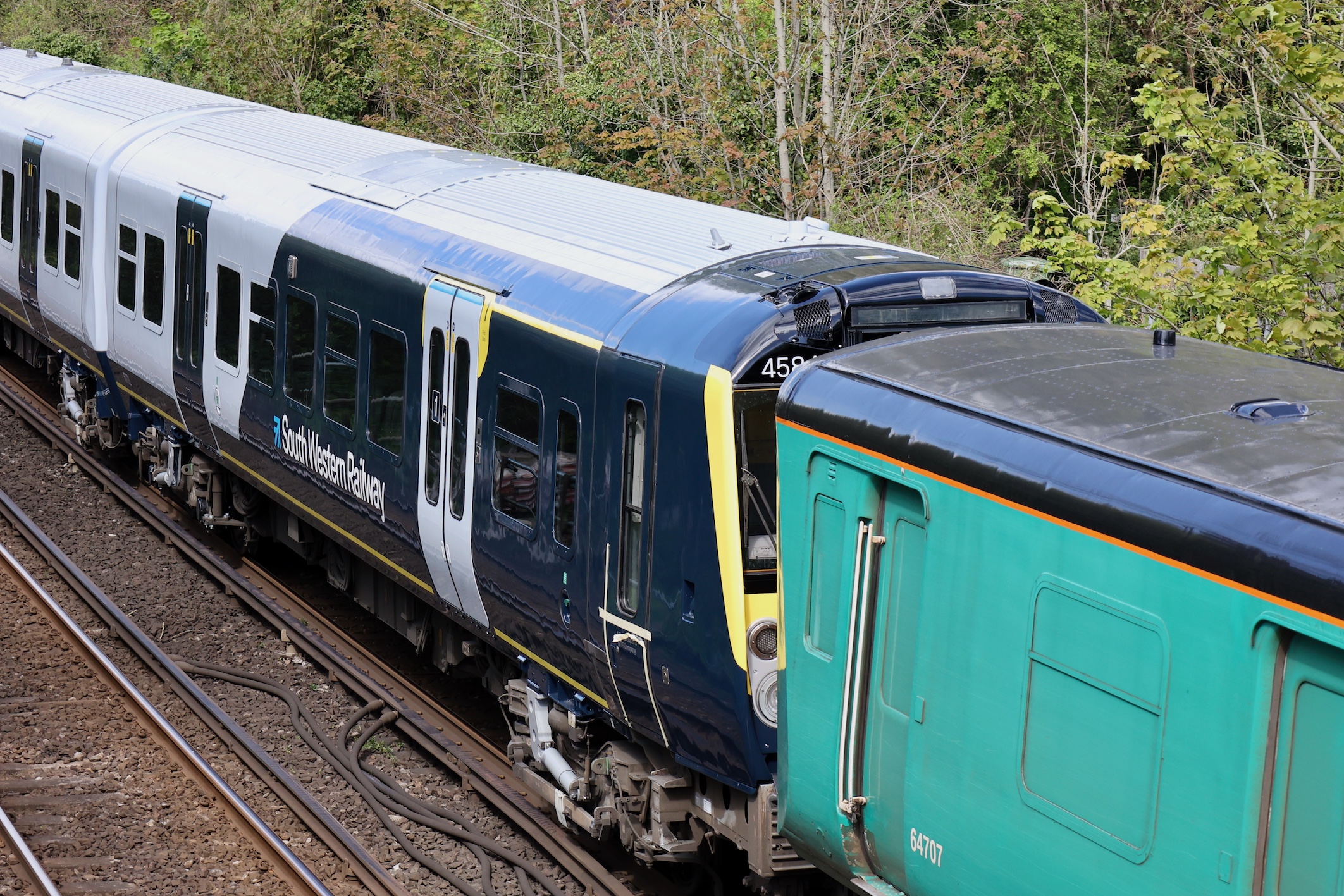 458421's leading cab