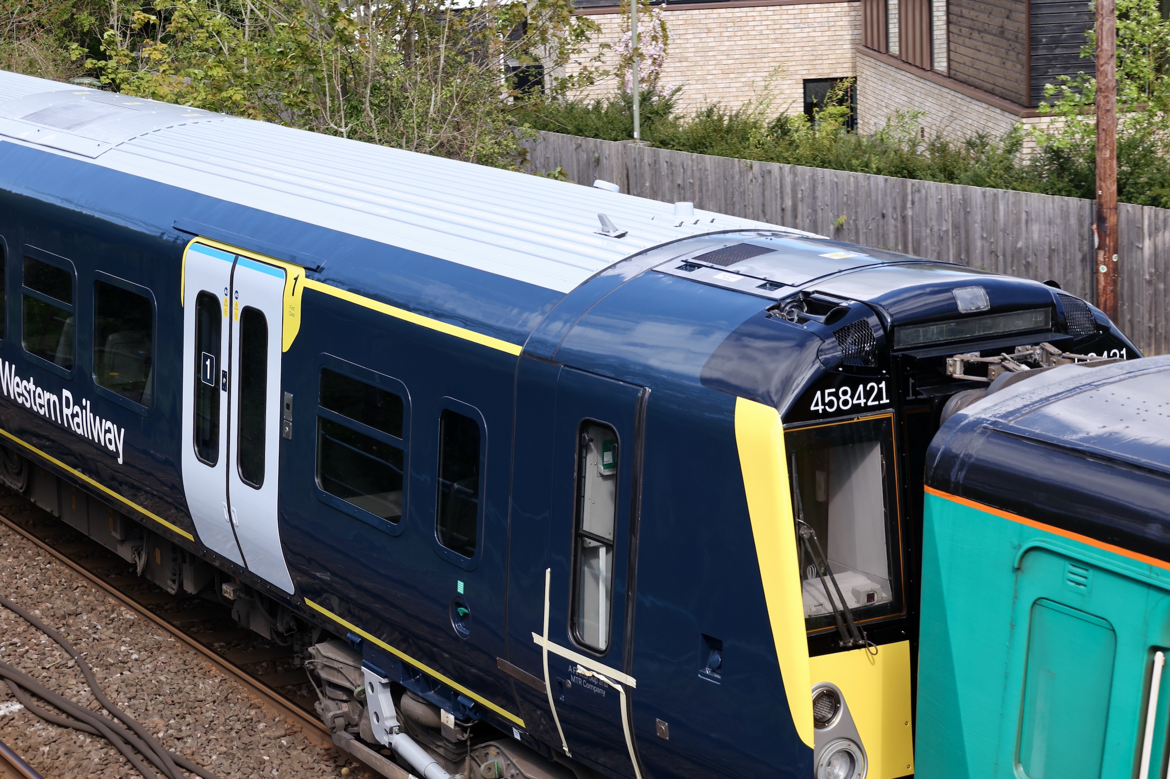 458421's number above the cab window